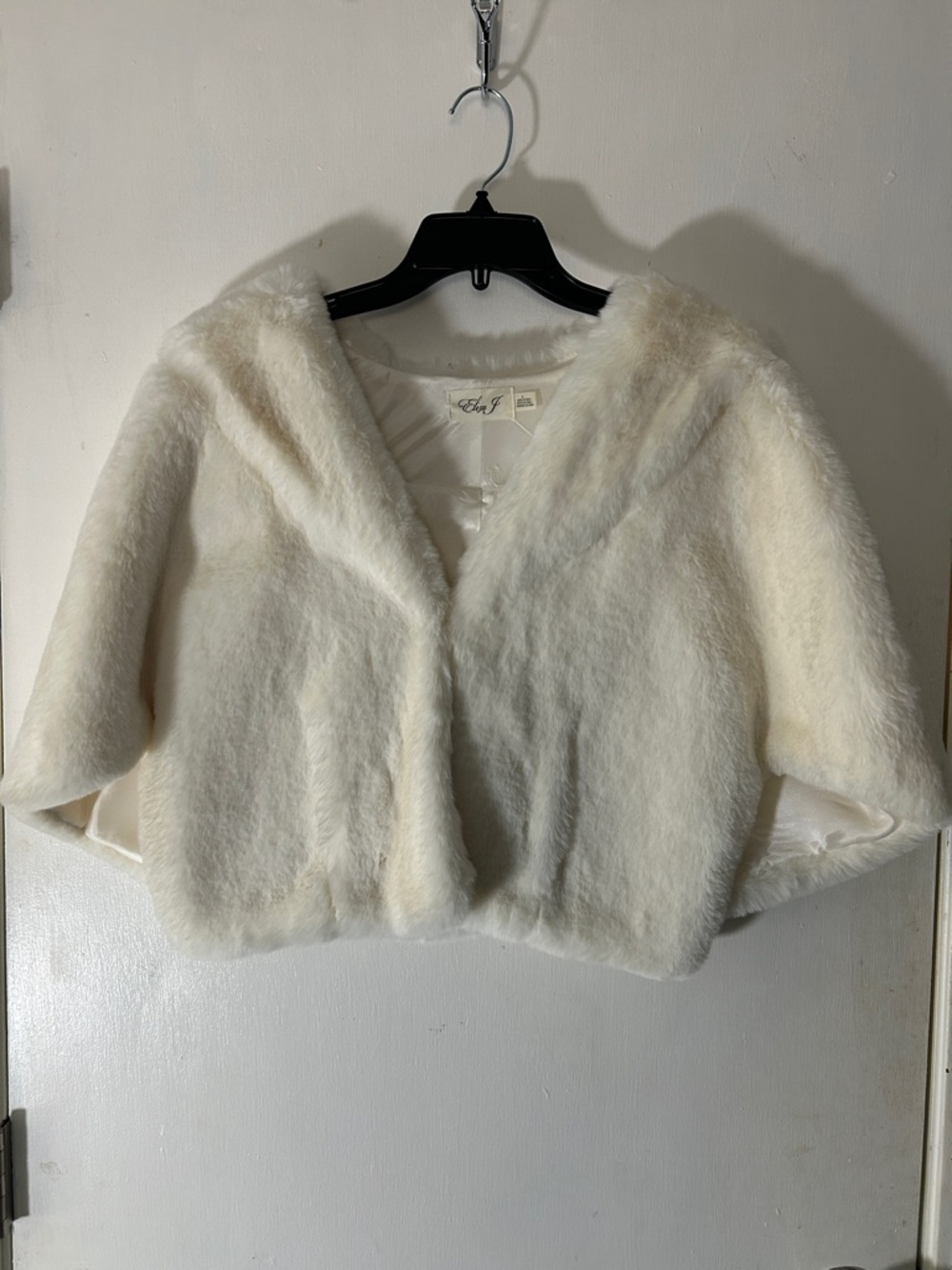 Eliza J Ivory Faux Fur Cape